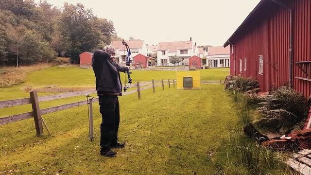 Junxing M106 Compound bow - Shooting at the range! [FHD] смотреть онлайн