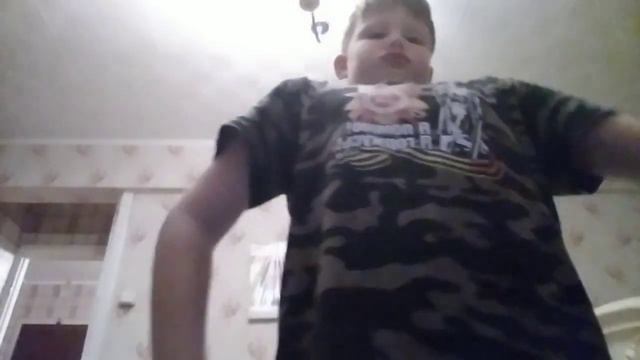 как физические упражнения делает.-толстяк и качок. смотреть онлайн