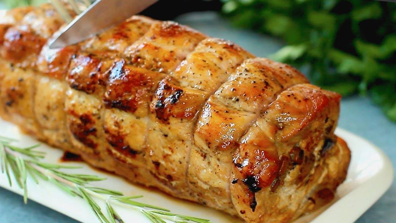 Удивите своих гостей. Сочный мясной рулет с грибной начинкой. Просто сверните мясо в рулет. смотреть онлайн