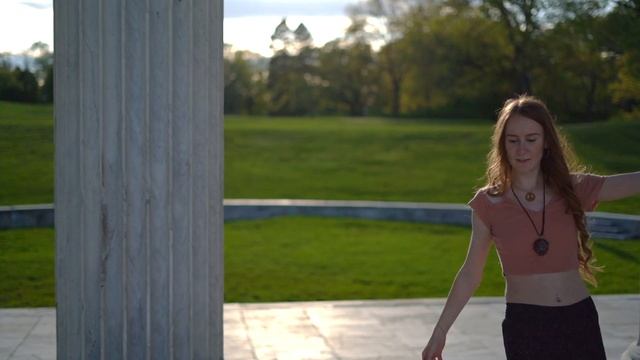 Hula Hoop Girl and Poi Boy смотреть онлайн