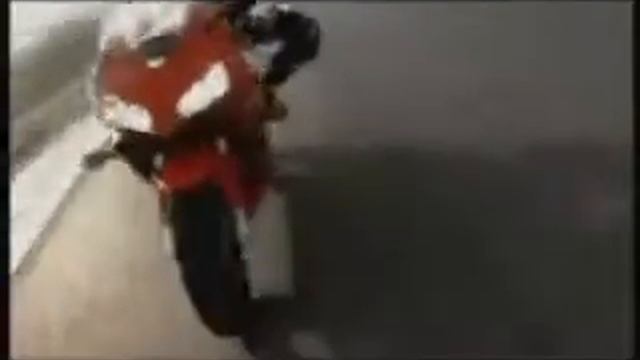 Honda CBR 600 RR spot with Valentino Rossi смотреть онлайн