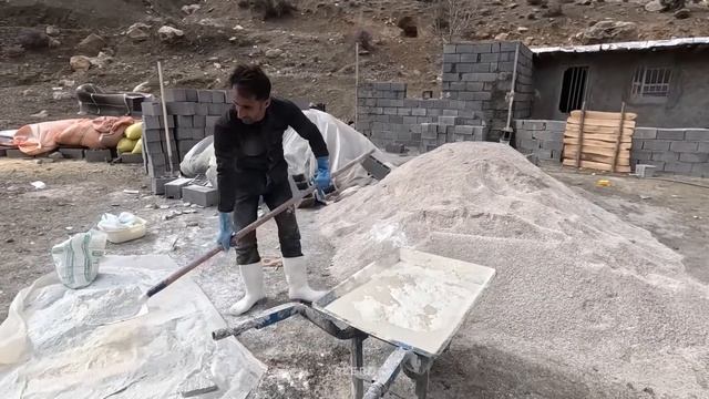 White Cement Adds Charm to Her Farmhouse: Building Beauty смотреть онлайн