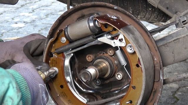The complete guide to Rear drum brakes change смотреть онлайн