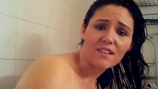 Sexy Woman in Shower смотреть онлайн