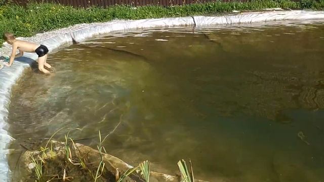 Серёга учит плавать