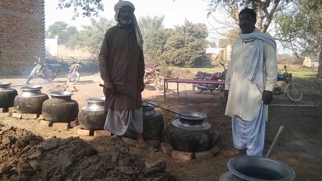 malik Imran Labar ki Shady ka walimay per daygan puk ra he hain смотреть онлайн