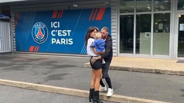 Sergio Ramos Beautiful Wife Pilar Rubio & Cute Sons смотреть онлайн