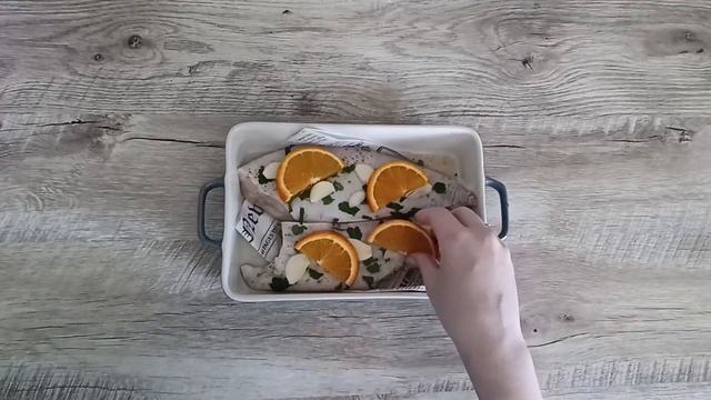 КАК ПРИГОТОВИТЬ ФИЛЕ КАМБАЛЫ В ДУХОВКЕ? Сочная и вкусная, запеченная с апельсинами, на ужин или обе смотреть онлайн