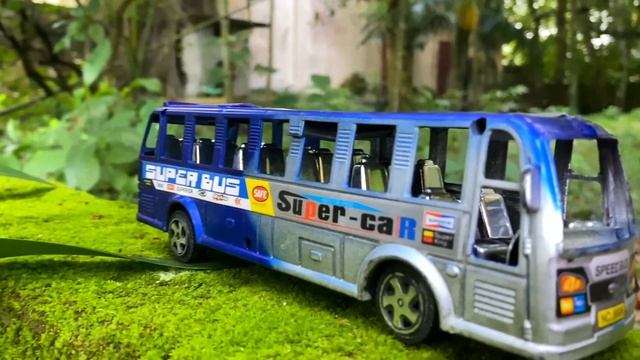 Driving DHL Car, Electric Auto Rickshaw, CNG, Scoter and Covered Van by Hand on the Outer Wall смотреть онлайн