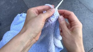 Как присоединить рукава при вязании по кругу каждой части изделия