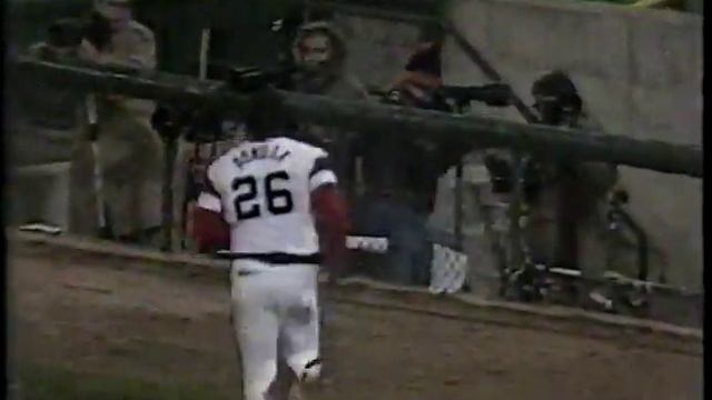 Detroit Tigers vs Chicago White Sox (April 16, 1986) "Tigers/White Sox Battle It Out At Comiskey" смотреть онлайн