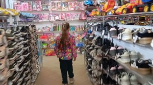 Не ожидала.Варю кашу.Выбираем маме кроссовки.Ох и ветрище.