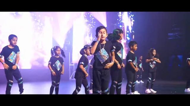 VENGA BOYS l We Like party l MINI MOVERS l AGDC l SHEMA TALENT SHOW 2022 смотреть онлайн