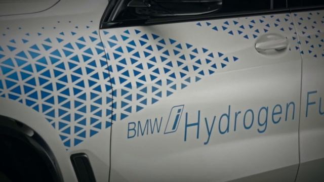 BMW'nin elektrikli mobilitedeki amiral gemisi BMW iX смотреть онлайн