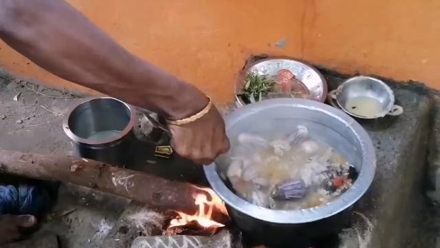 அக்கா செய்த கிராமத்து மட்டன் குழம்பு /Mutton kulambu in village style in தமிழ் by minutes kitchen смотреть онлайн