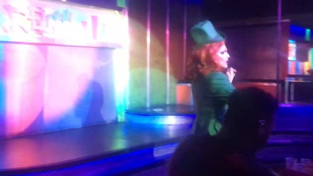 ICANDY - Iris Spectre (Lucky The Leprechaun) смотреть онлайн