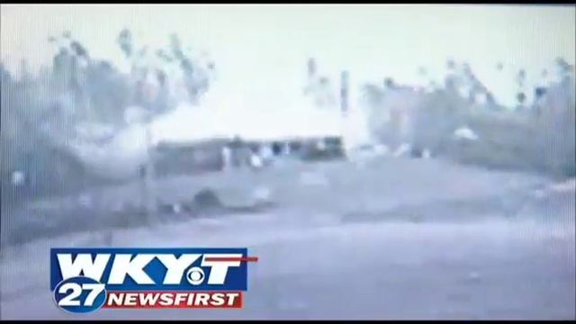 Family's surveillance cameras rolling as tornado hits West смотреть онлайн