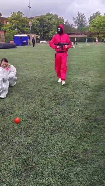 Игра в Кальмара улица