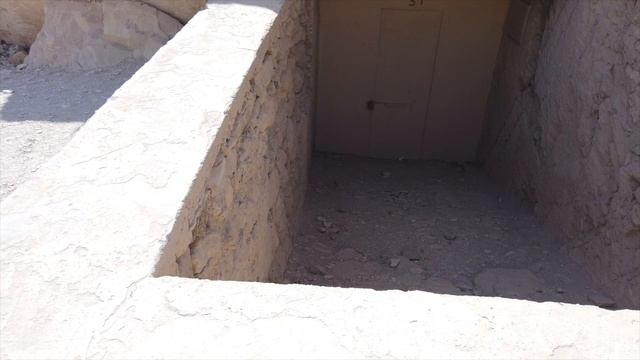 Exploring Amazing Ancient Egyptian Tombs In The Valley Of The Queens смотреть онлайн