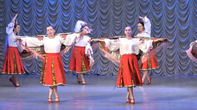 Хореографический ансамбль "Сибиринка" Руководитель Расщупкина Татьяна Сергеевна. смотреть онлайн