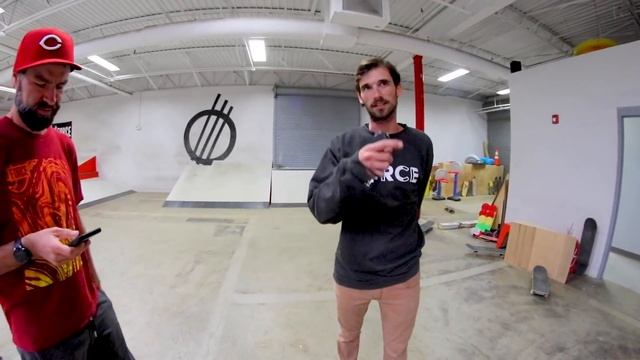 ELECTRIC SKATEBOARD Vs THE STAIRS / Warehouse Wednesday смотреть онлайн