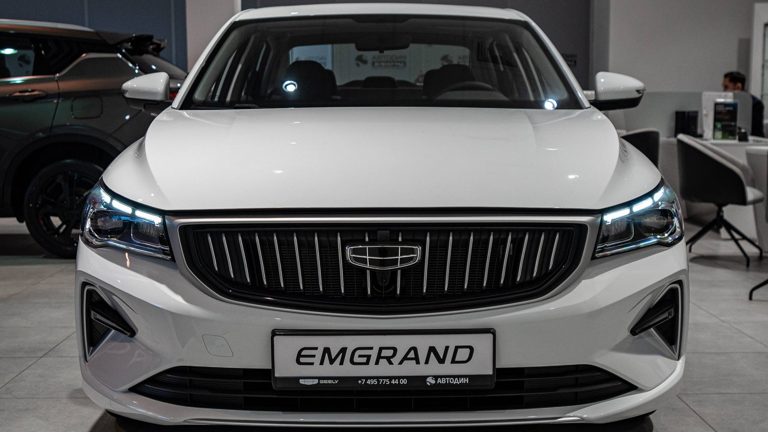 Geely Emgrand (Flagship) Белый смотреть онлайн