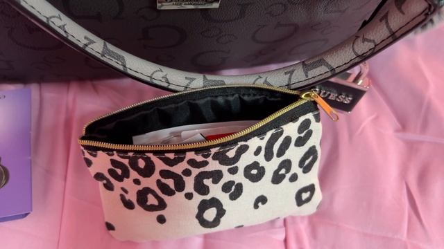 What's in my Guess Bag WIMB смотреть онлайн