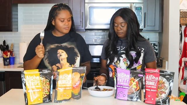 Alpha Foods Vegan Meats Taste Test! смотреть онлайн