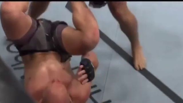 UFC жангчиси Богдан Гусков дебют жангида Швейцария вакили Волкан Ўздемирга ютказиб кйди смотреть онлайн