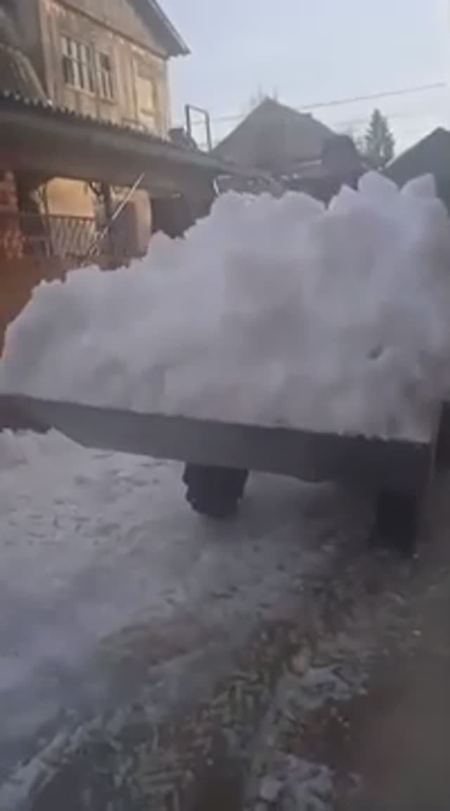 Наш заказчик на нашем мини-тракторе погрузчике ТОР-35, город Клин, Московская область. смотреть онлайн