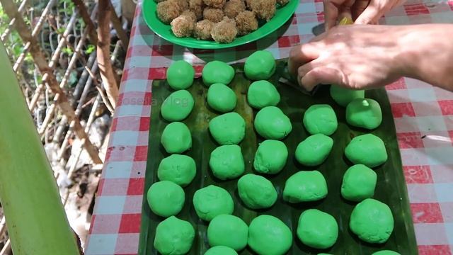 MELATIH KESABARAN‼️BIKIN KUE TRADISIONAL KUE BUGIS/KOCI2 ISI KELAPA FIX KANGEN TEROBATI 😭😋☘️ смотреть онлайн