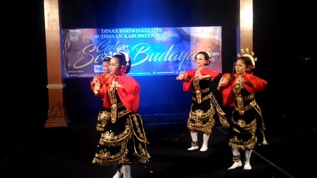 TARI BESKALAN PUTRI, tari tradisional dari malang jawa timur, komunitas tari laras aji malang смотреть онлайн