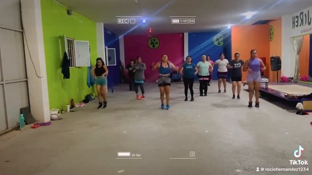 Yo me le pego Bellakath Zumba 💃 смотреть онлайн