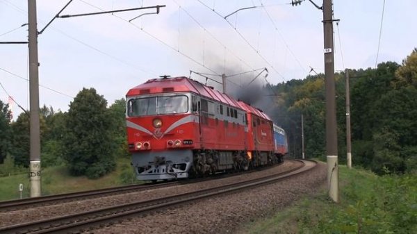 ТЭП70-0335 и ТЭП70БС-005 с пассажирским поездом / TEP70-0335 and TEP70BS-005 with a passenger train