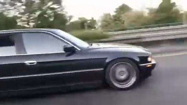 Bmw 750il Kickdown смотреть онлайн