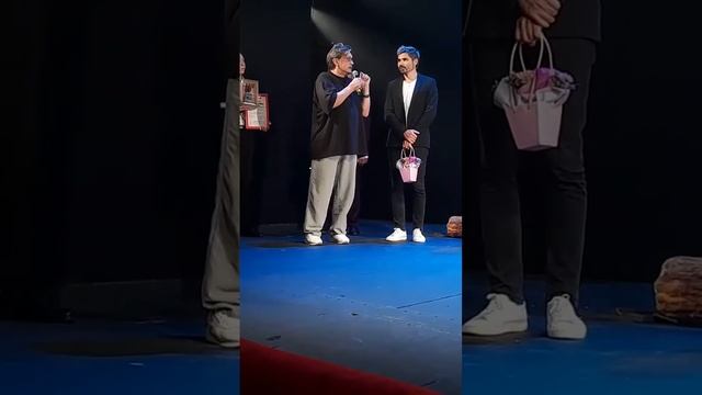 Александр Домогаров поздравляет актёров Оренбургского театра им.Горького. Фестиваль «Гостиный двор» смотреть онлайн