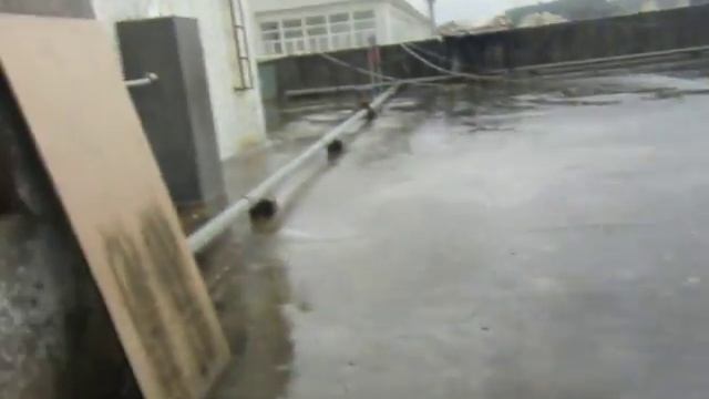 My 200W VAWT charging Battery at 2.5m/s wind speed.AVI смотреть онлайн