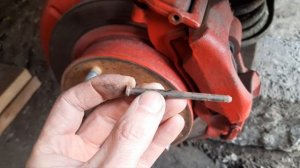 Убираем дребезг суппортов на Ниве за 3 минуты и без денег