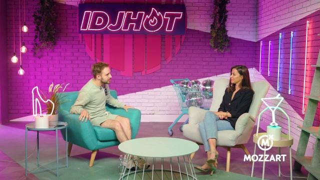 DJINA DZINOVIC - BARBI AFRIKA MORA DA NADJE STILISTU POD HITNO | IDJHOT powered by MOZZART | IDJTV смотреть онлайн