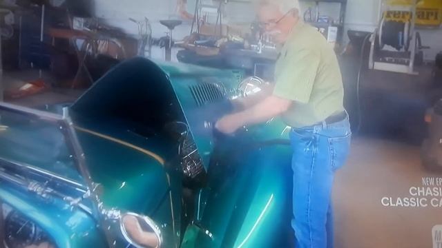 Wayne Carini gets spunked on by a Bugatti смотреть онлайн