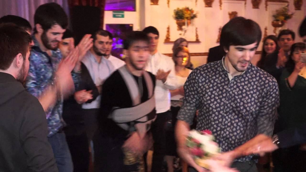 Лезгинка на дагестанской свадьбе
