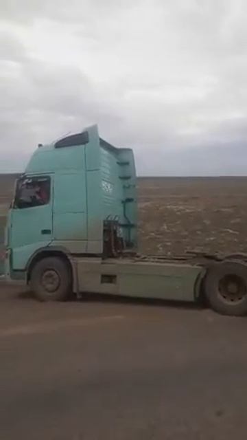 Qazoqistonni Cholida Volvo Botib Qoldi