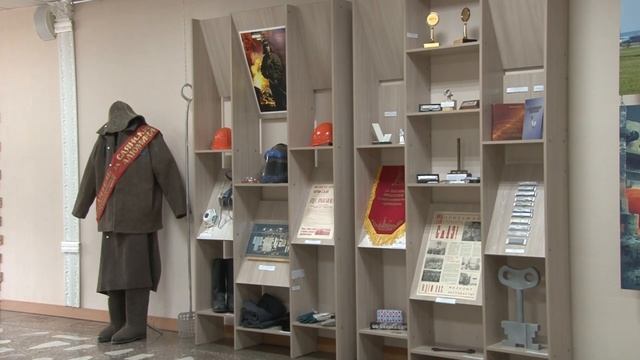 «Короткой строкой» Отсутствие сирен, легендарные металлурги и четвероногие друзья смотреть онлайн