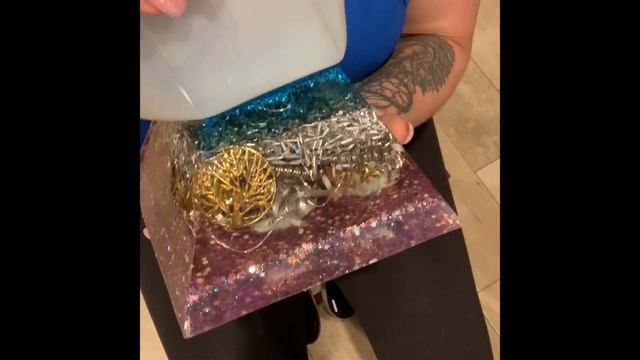 RESIN ORGONE PYRAMID TUTORIAL (REAL TIME) - by Karen Governale смотреть онлайн