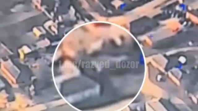 Orlan drones regulate and capture Russian strikes at Ukrainian vehicles and howitzers near Kupyansk смотреть онлайн