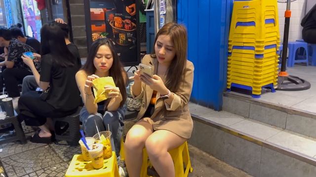 [4k] How Is Vietnam Now? Ho Chi Minh City Nightlife Street Scenes. So Many Pretty Ladies!