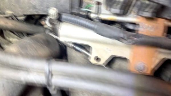 Замена верхнего патрубка радиатора | Volvo XC90 2.5T