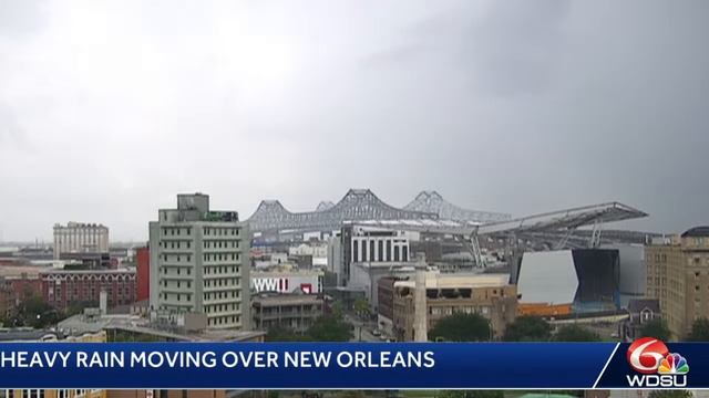 Heavy rain moving over New Orleans смотреть онлайн