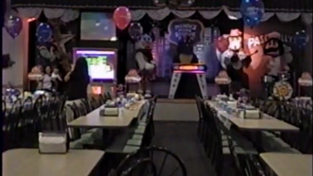 Chuck E Cheese Worcester September 2004 segment 3 смотреть онлайн