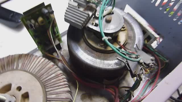 Стабилизатор напряжения СНВТ 5000 не работает. Частая причина и устранение. смотреть онлайн